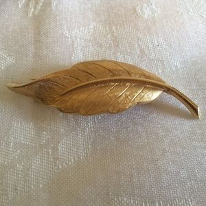 Vintage Avon Golden Leaf Brooch